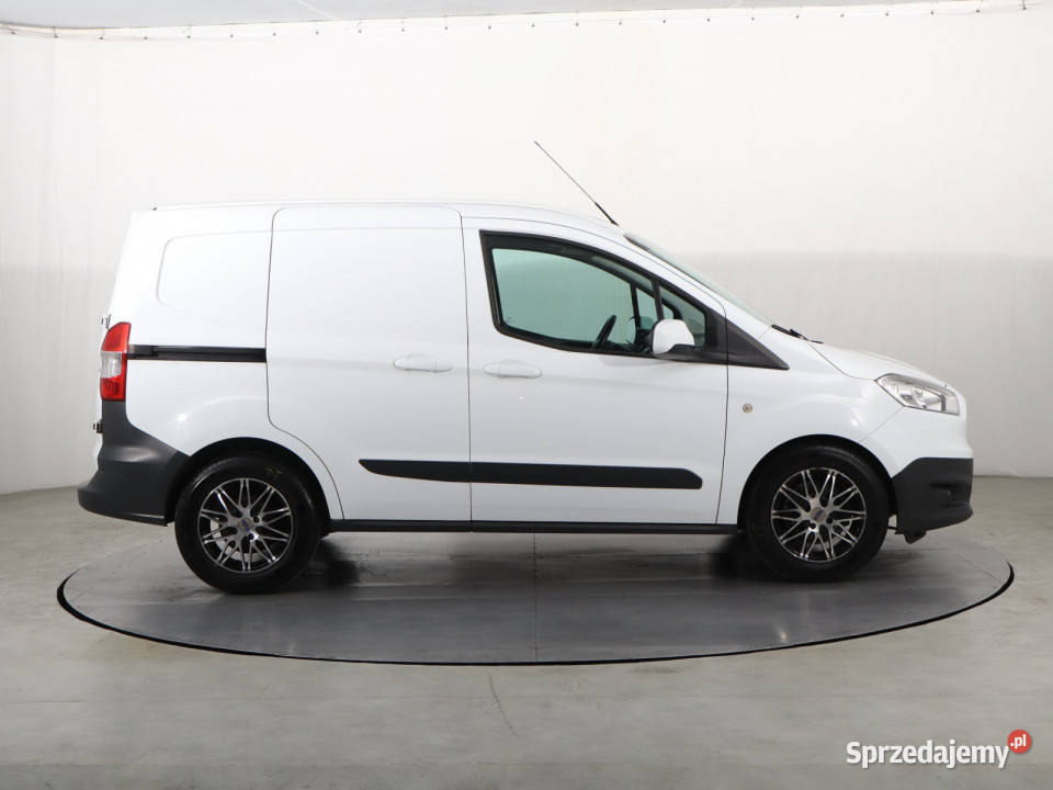 Ford Transit Courier 10 EcoBoost