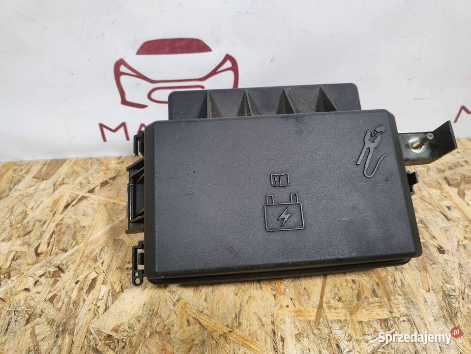 Skrzynka Bezpieczników Chrysler 300C 0510 57