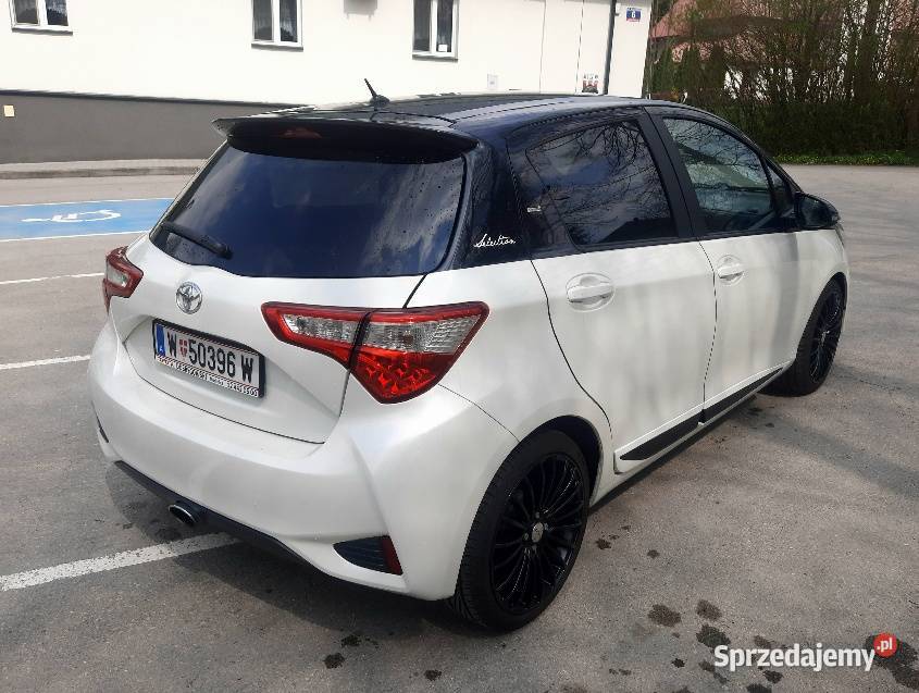 Toyota Yaris 15111 60tkm Selection Navi Klima system Start-Stop Jaśkowice