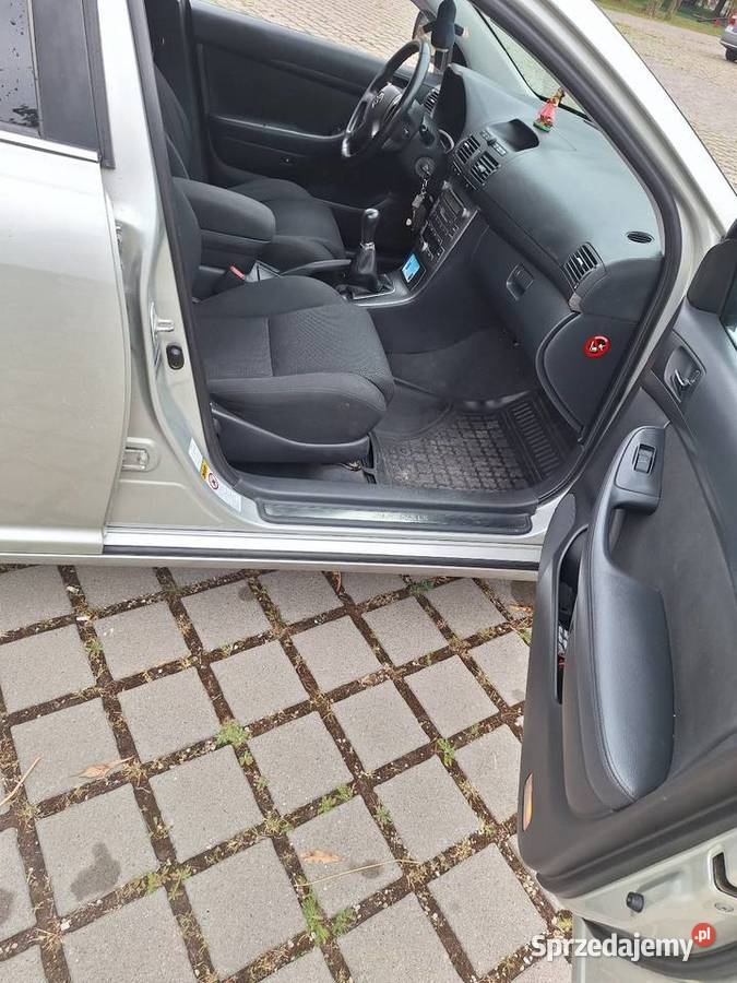 Toyota Avensis T25 18 benzyna pewny stan benzyna Łochów