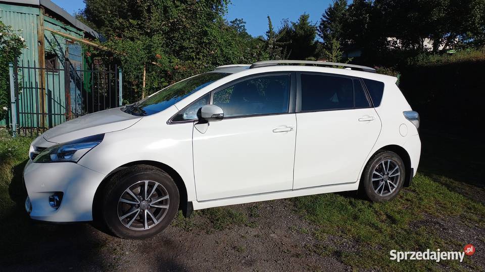 Piękna biała versalka Verso