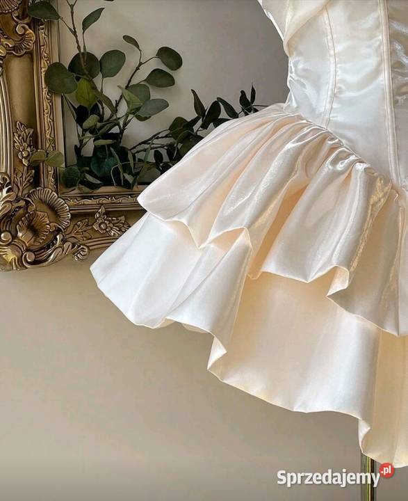 Sukienka wieczorowa kremowa Spódnice i sukienki Olesno