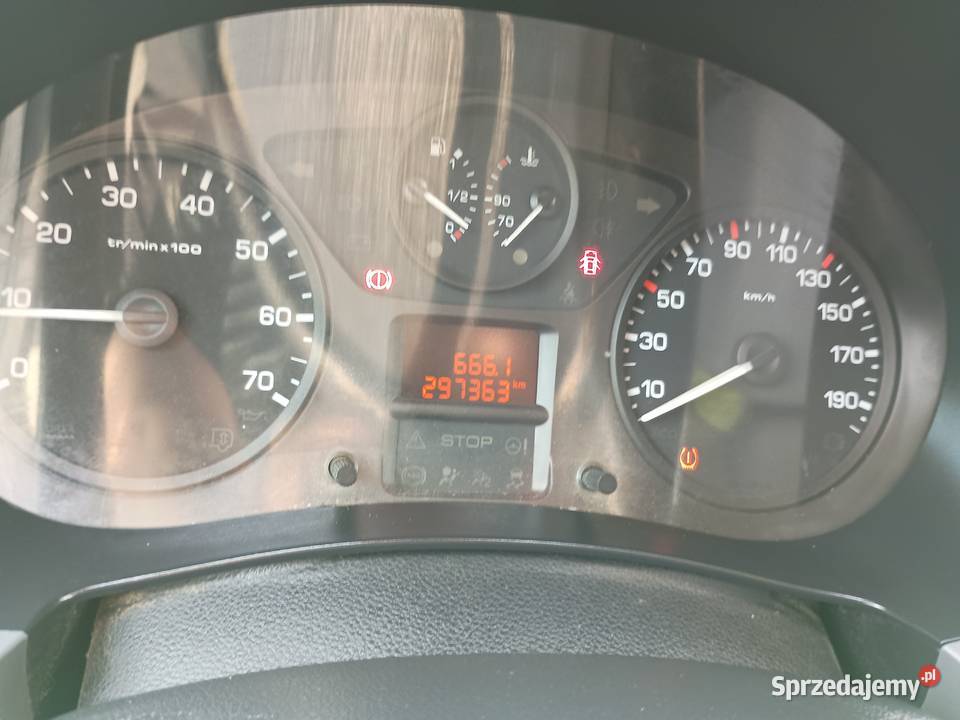 Peugeot Partner 16 HDI 2016 5osobowy pełny VAT Partner Płock sprzedam