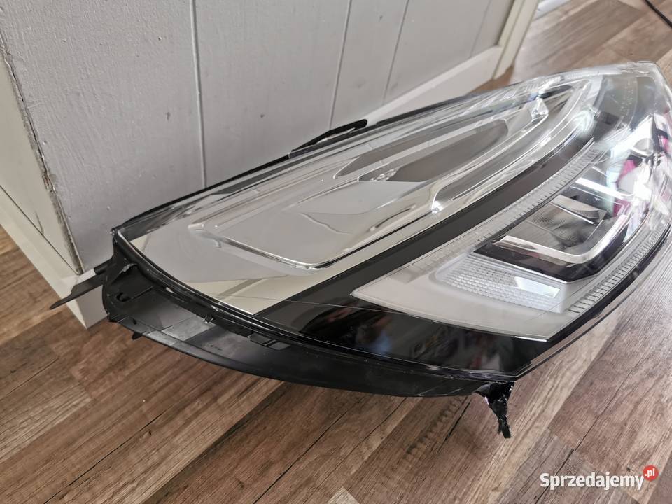 RENAULT CLIO IV LAMPA PRAWA FULL LED 260101766R Pielgrzymka