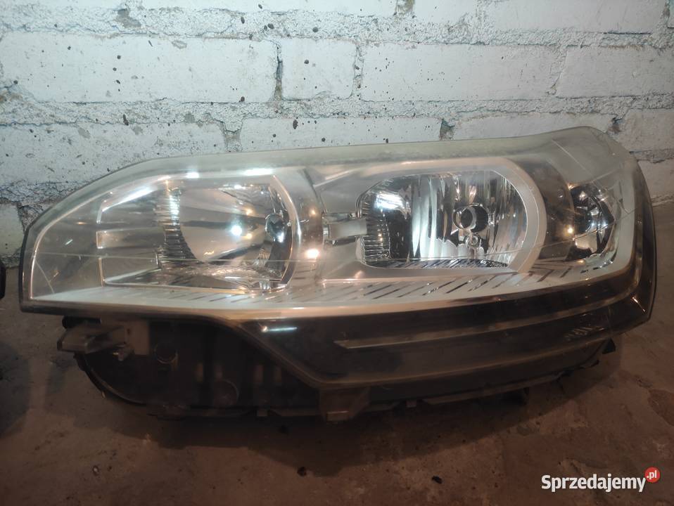 Citroen C5 reflektory lampy przednie osobowe pomorskie