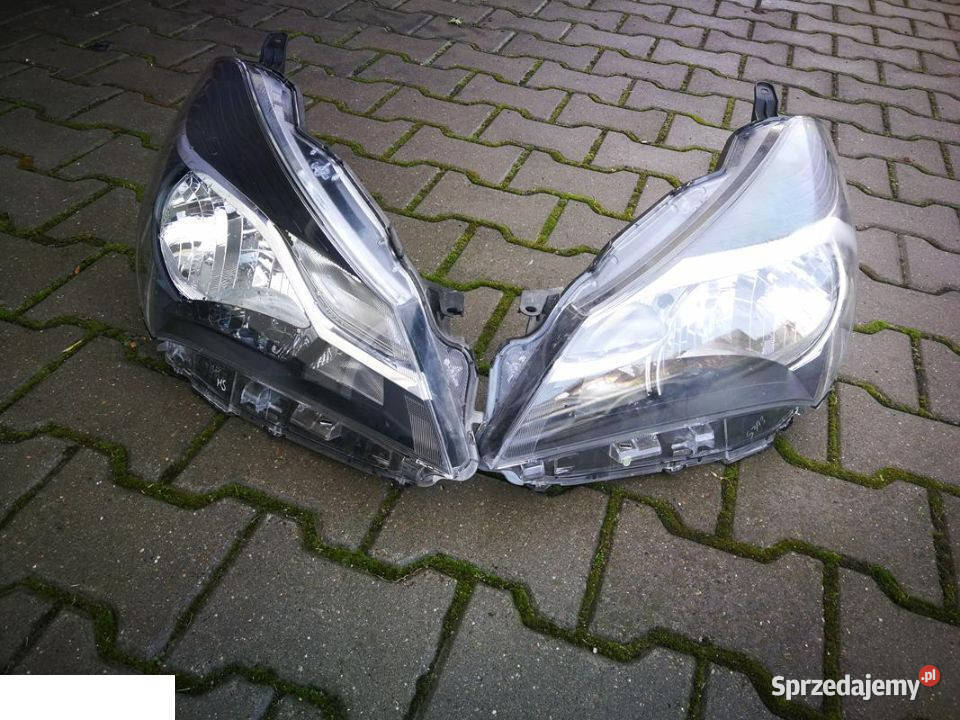 Toyota Yaris Iii Lift Reflektor Kozubszczyzna Sprzedajemy Pl