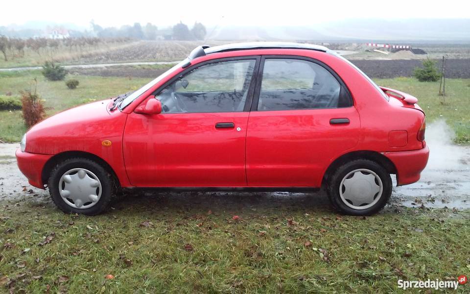 Sprzedam mazda 121 Tomaszów Lubelski
