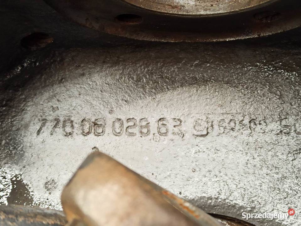 Zwolnica Zwrotnica Półoś Massey Ferguson 8670 Pozostałe Wilkowo