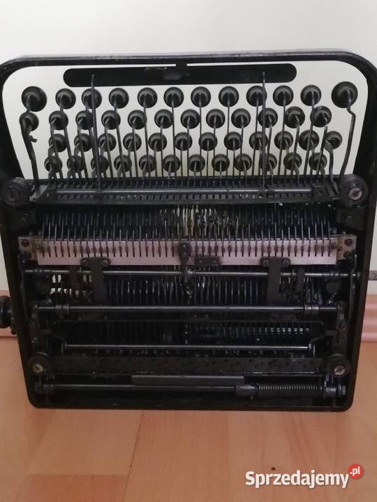 Stara maszyna do pisania z lat 40 tych