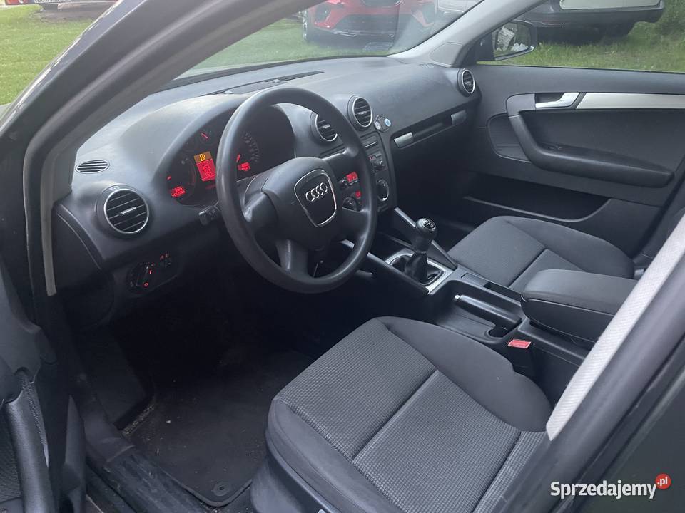 Audi a3 8p klimatronik 16 benzyna 220 przebiegu sprzedam