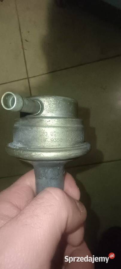 Pompka paliwa mechaniczna AC Delco Pierburg łódzkie Opoczno sprzedam