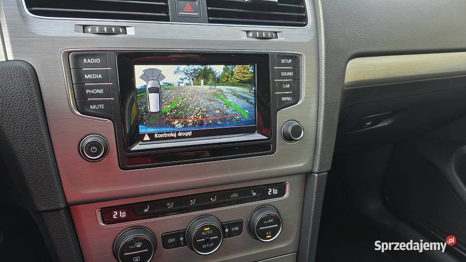 16 TDI 105 Klimatronic USB Kamera Hak Alufelgi Golf Jastrzębie-Zdrój