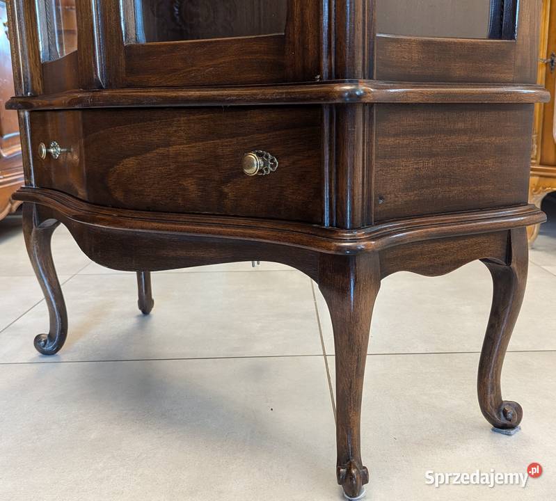 Włoska witrynaserwantka ludwikowska orzechsklep Dąbrowa Górnicza