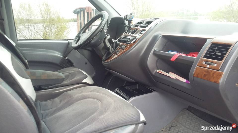 Sprzedam Mercedes Benz Vito 8 osobowy Rok produkcji 2000 Siemysłów