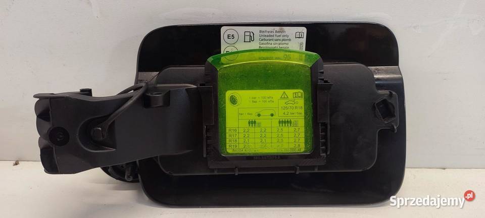 SKODA KAROQ KLAPKA WLEWU PALIWA LF9R 575809909 osobowe Klapki wlewu paliwa dolnośląskie