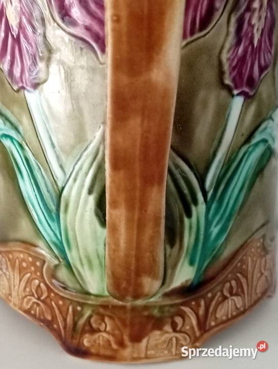 Antyczny dzban Onnaing z kwiatami irysów w Lublin