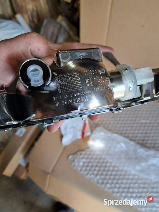 lampa przeciwmgielna tylna tył Opel Corsa F C41