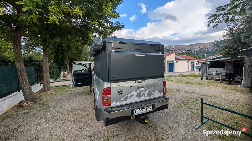 Zabudowa camperowa na pickupa Hilux o wym wew