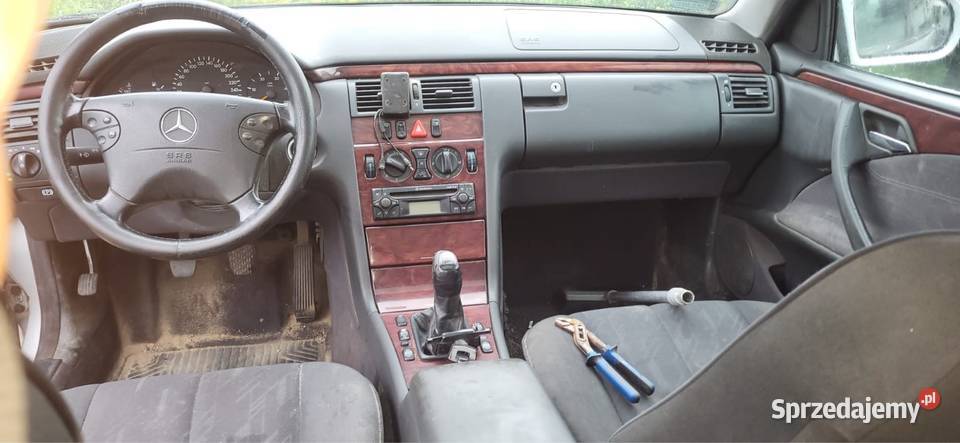 Dawca części MERCEDES E KLASA II W 210 Załęże