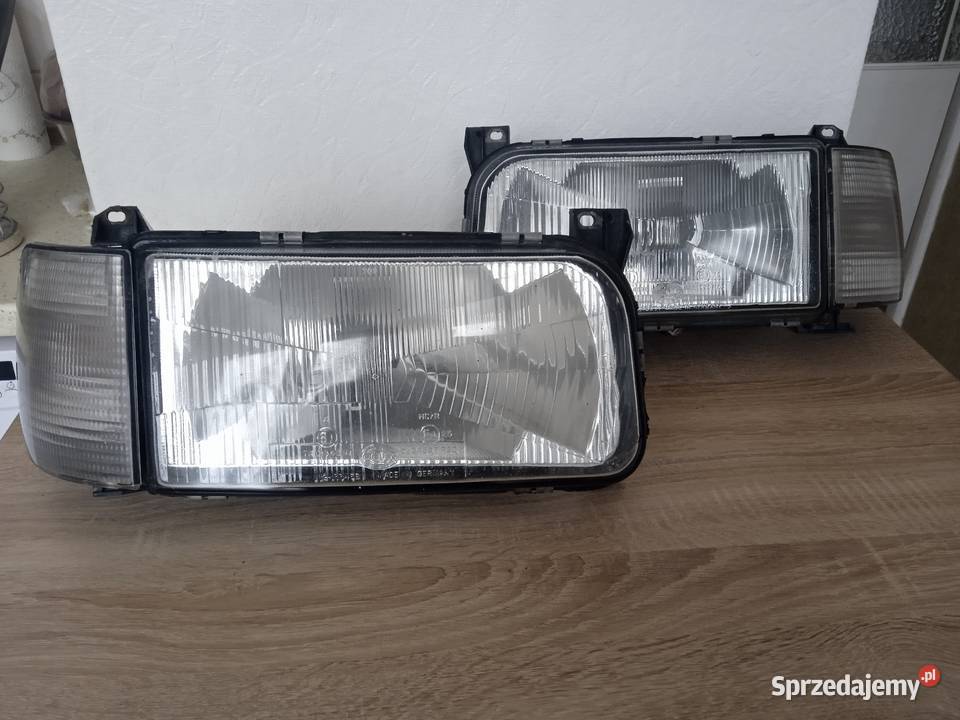 VW Passat B3reflektory przednie lewy i prawy Rok produkcji 1993 Lampy przednie Kamieniec Wrocławski