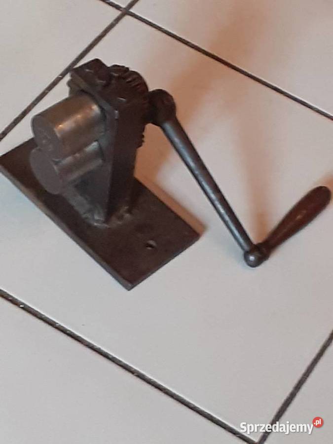 Maszynka idealnie sprawdza się do obróbki kabli sprzedam