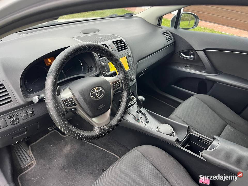 Toyota Avensis T27 Kombi 2010 Diesel 22 DCat 150 automatyczna Czersk