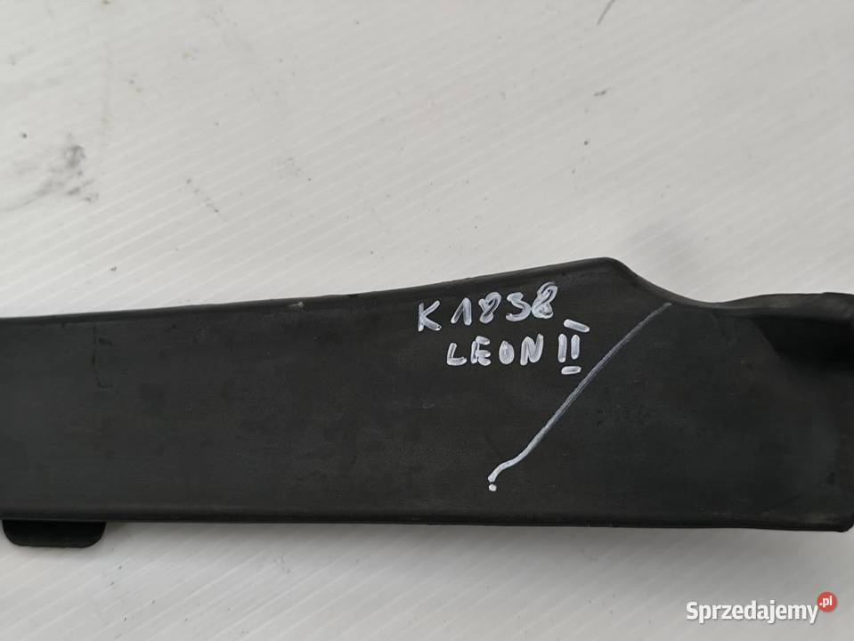 LISTWA SZYBU CZOŁOWEJ LEWA SEAT LEON II 18 TSI