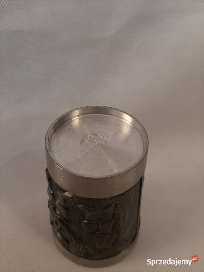 Cynowy kielich z motywem myśliwskimsygnowany kujawsko-pomorskie