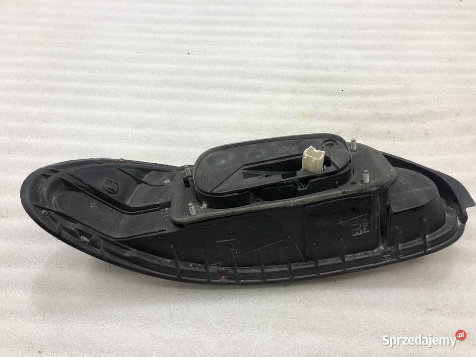 LAMPA PRAWY TYŁ MITSUBISHI COLT IV 0431568
