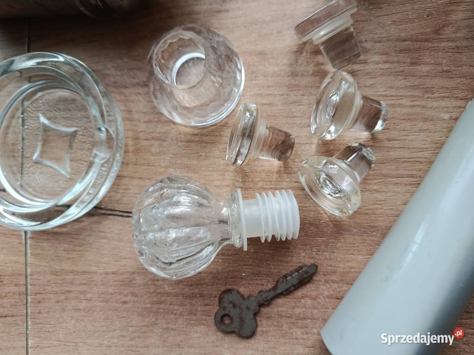 Sprzedam różności 4 korki szklane świeczniki 1 Choszczno