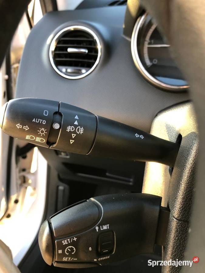 Peugeot 308 T7 2013 LED alufelgi BT nowy aku i manualna Rzeszów