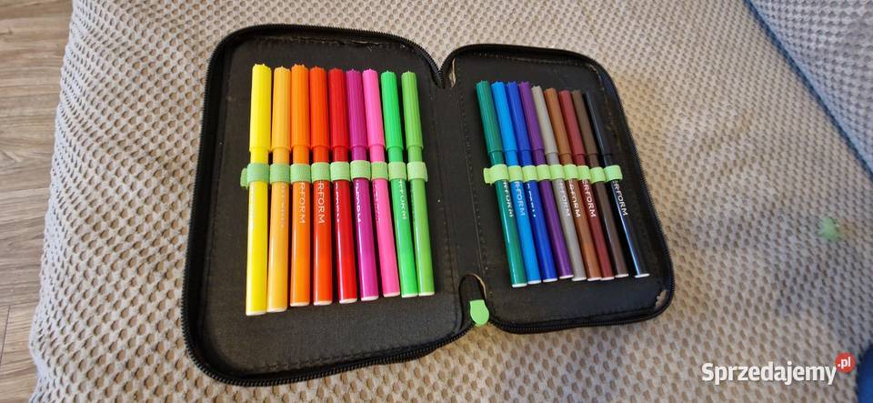 Piórnik potrójny trzykomorowy rozkładany