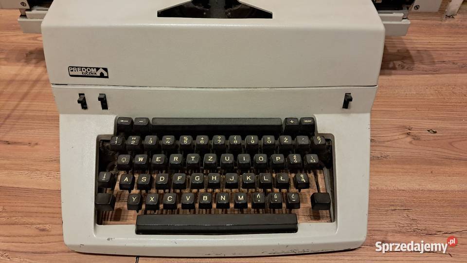 Maszyna do Pisania Predom Łucznik PRL Vintage Świecie sprzedam