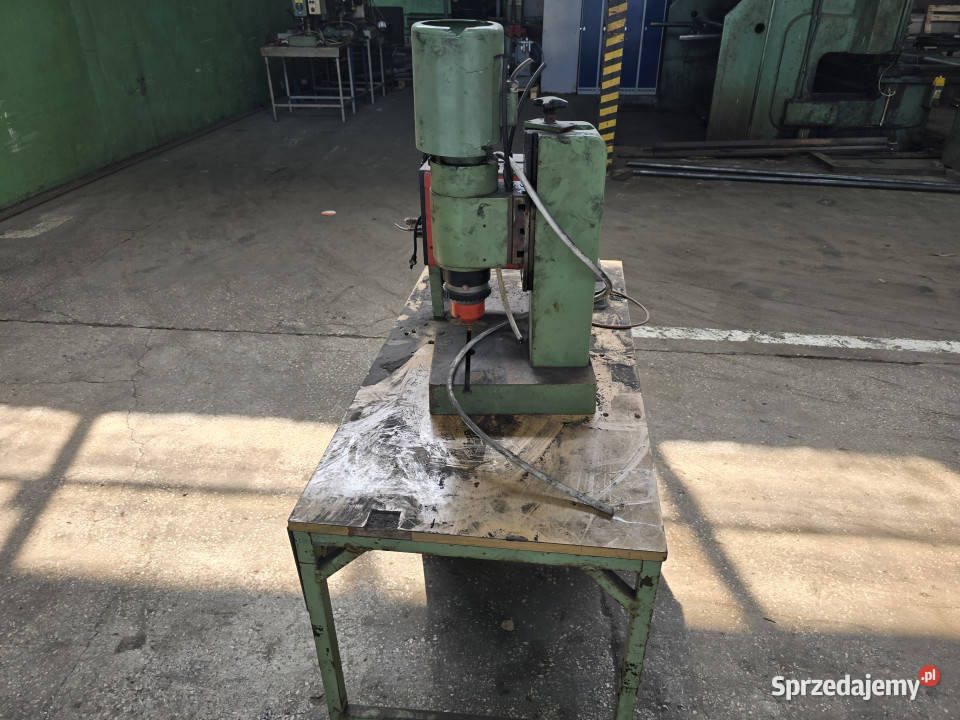Nitownica radialna BRCKER RN 180 nity 810 mm 12 Rok produkcji 1999 Biskupice