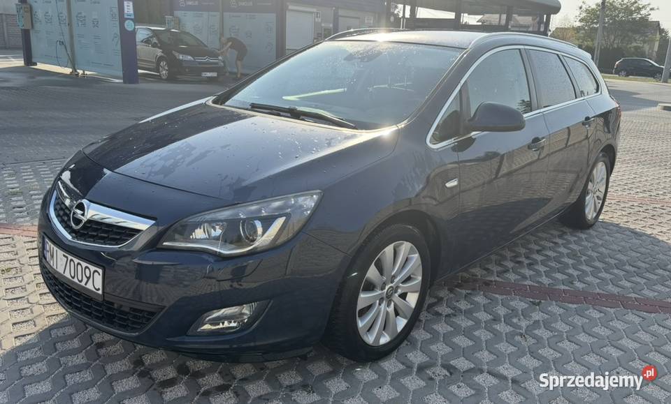 Opel Astra J 17 Sports Tourer CDTI Mielec sprzedam