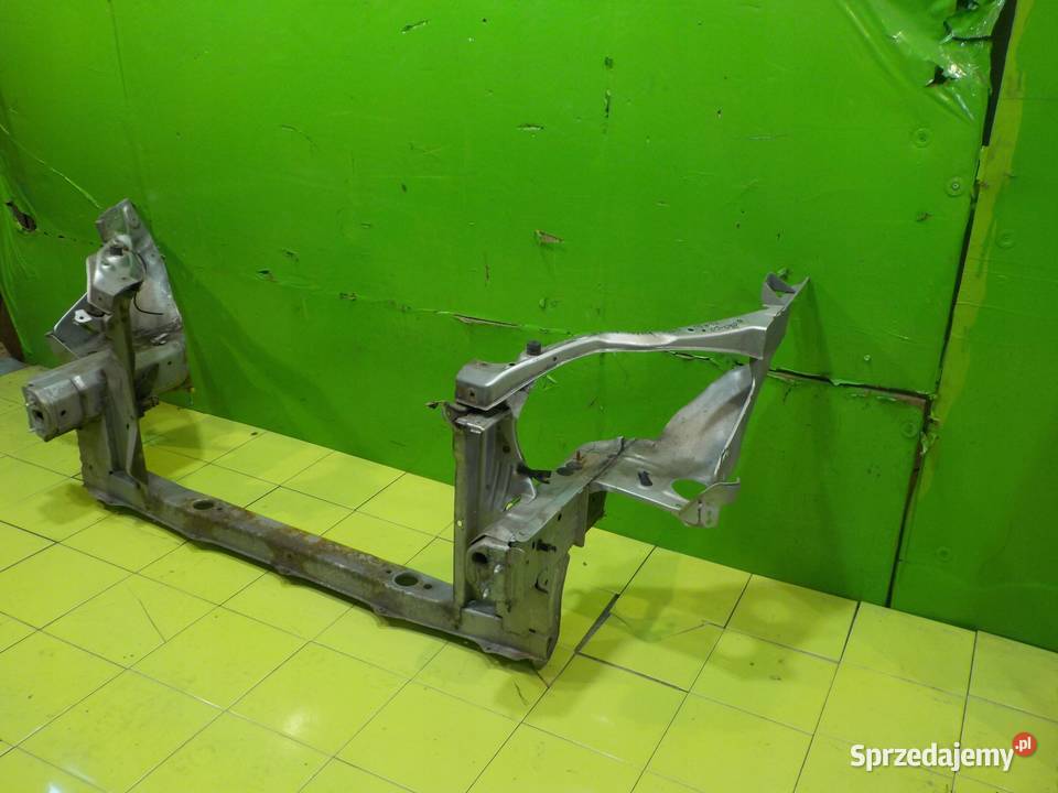 TOYOTA PRIUS II 04r HB 5D pas przedni