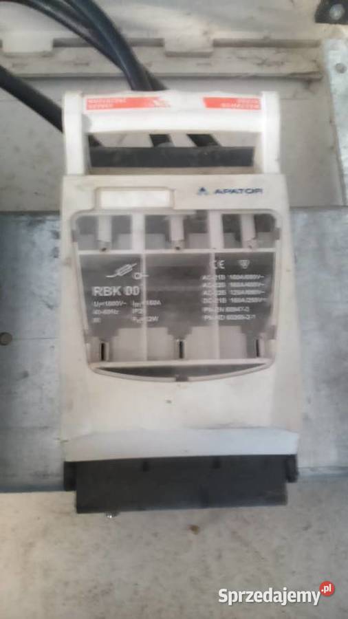 Rozdzielnica z rozłącznikami Apator