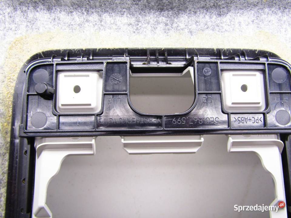 PODSUFITKA SUFIT JASNY SEAT ATECA 575867501C osobowe Podsufitki lubelskie