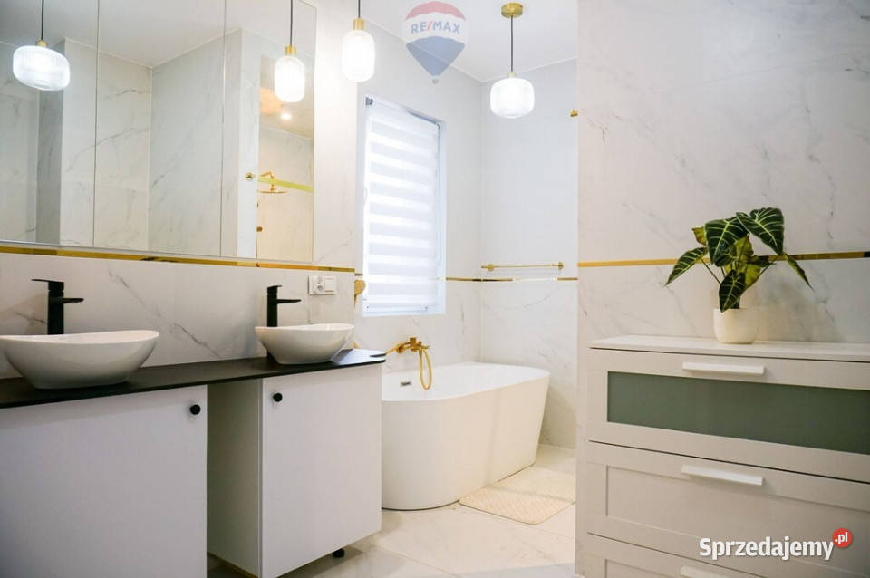 Nowoczesny wolnostojący dom 168m2 w Adamowiźnie taras mazowieckie Adamowizna