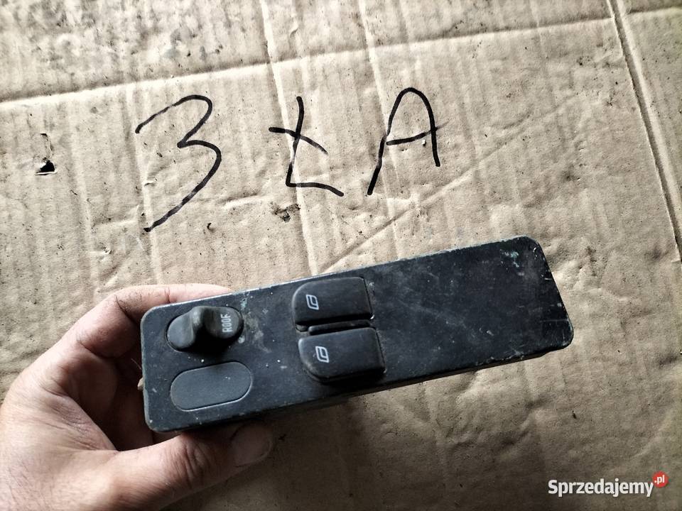 PRZEŁĄCZNIK PANEL SZYB SAAB 900 93 4223988 Kamień-Kolonia