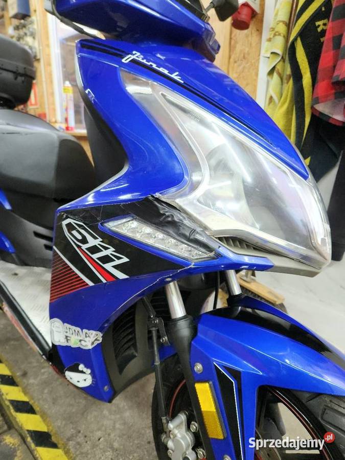 SKUTER 125 JUNAK 611 NOWE OPONY KASK SPRAWNY KAT automatyczna pomorskie Kosakowo