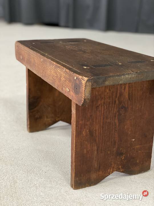 Stary drewniany taboret rustykalny Budno