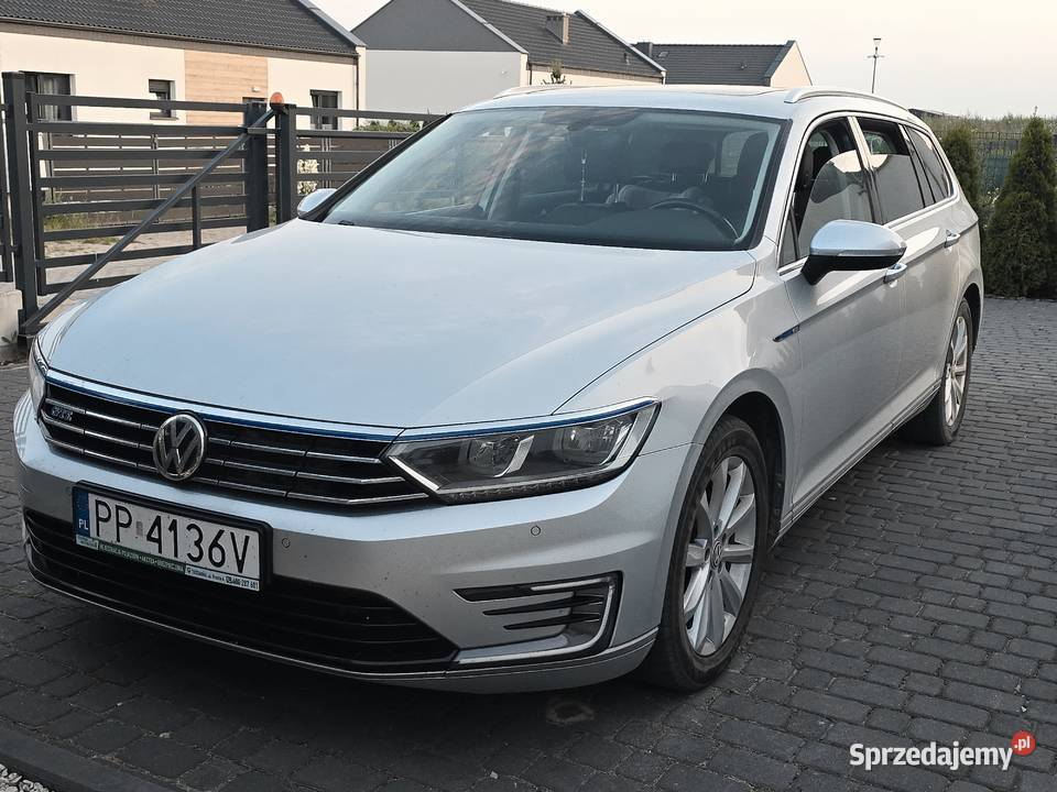 VW Passat GTE 2016 218 Piekny i zadbany Passat Szydłowo