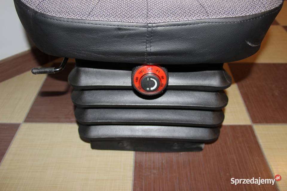 Siedzenie fotel MTZ Belarus podłokietnik OKAZJA nieuszkodzony Rogóźno