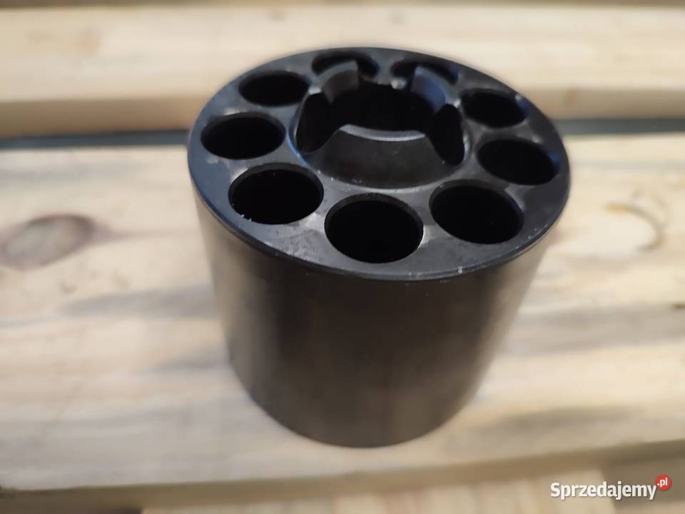Cylinder pompy skrzyni E718100430012 Fendt 700 Wilkowo
