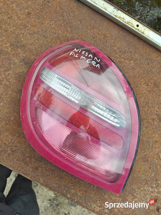 Nissan Almera lewa lampa tylna hatchback Łagów