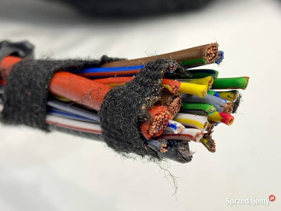 WIĄZKA KLAPY BAGAŻNIKA TYŁ AUDI A7 C8 20 265 osobowe