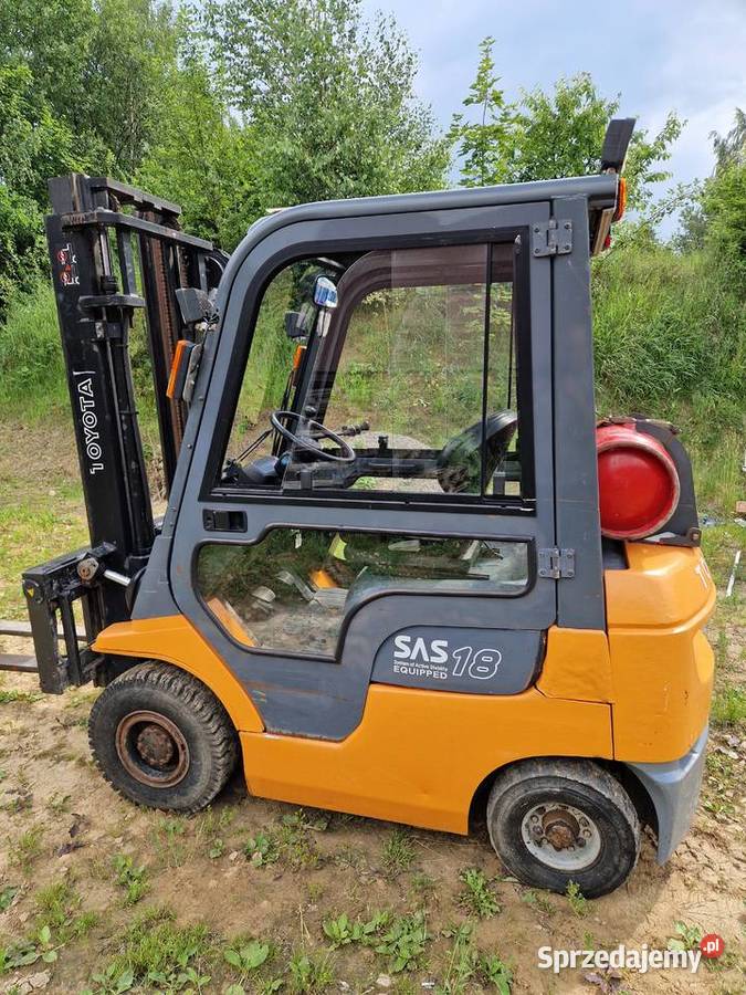 Wózek widłowy TOYOTA 7FGF 18