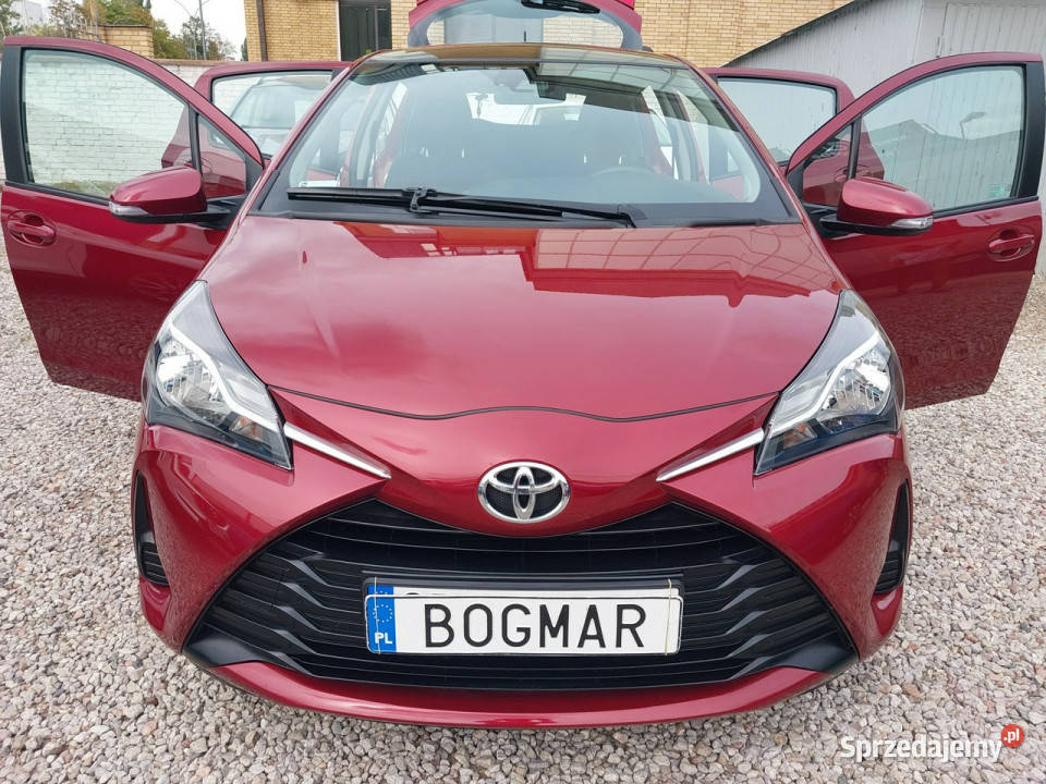 Toyota Yaris 15 benz SALON pierwszy wł 100 manualna Warszawa sprzedam