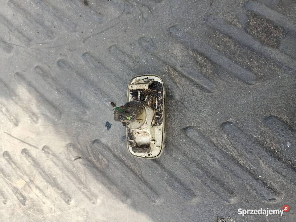 Kierunkowskaz błotnika nissan primera P12 Motoryzacja Szczecin